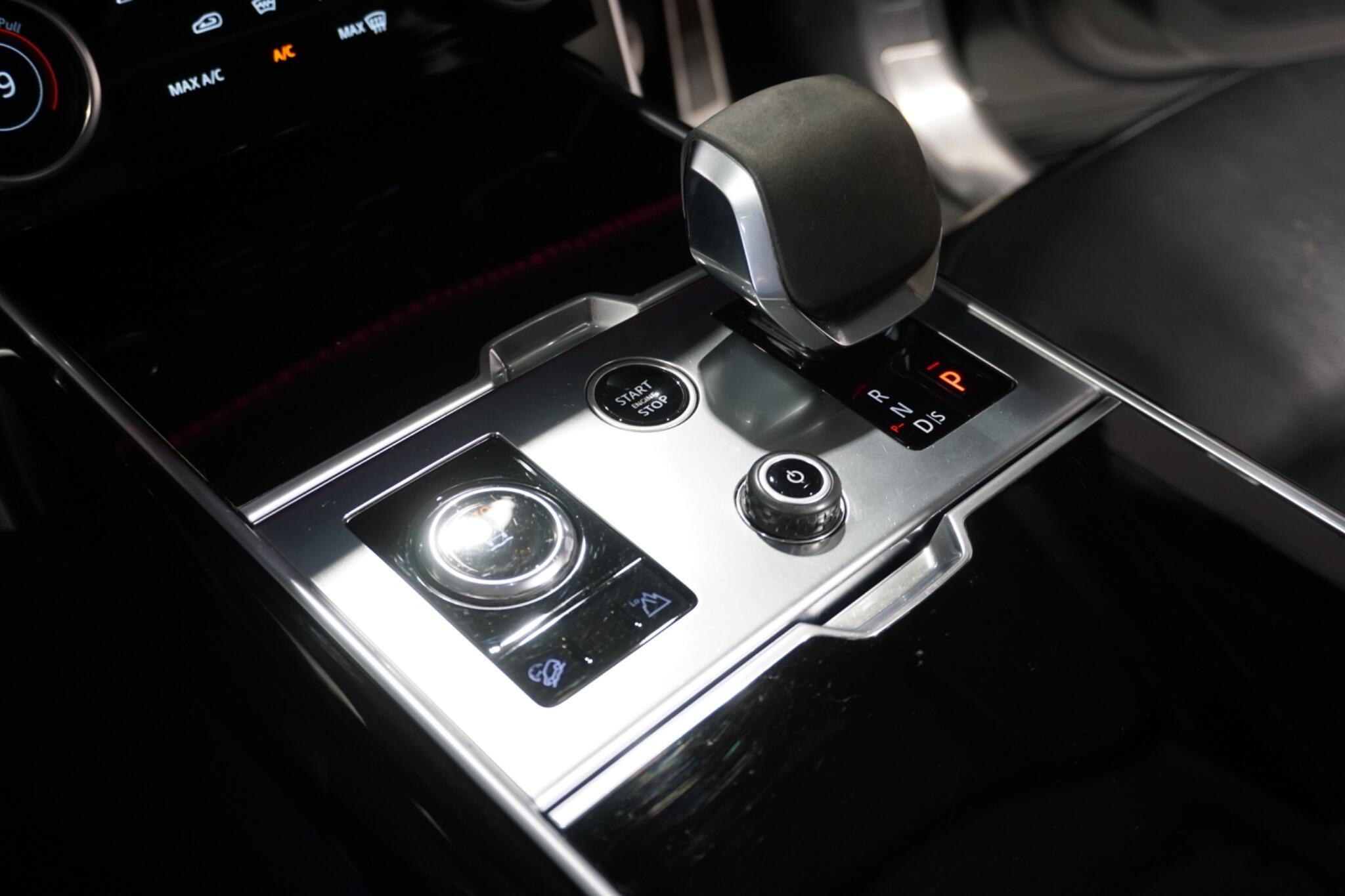 Land Rover Range Rover 3.0 P400 MHEV HSE SUV 5dr Petrol Auto 4WD Euro 6 (s/s) (400 ps)